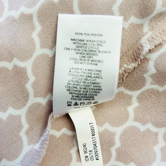 EXPRESS Portofino Tile Print Button Front Blouse - Picture 6 of 7